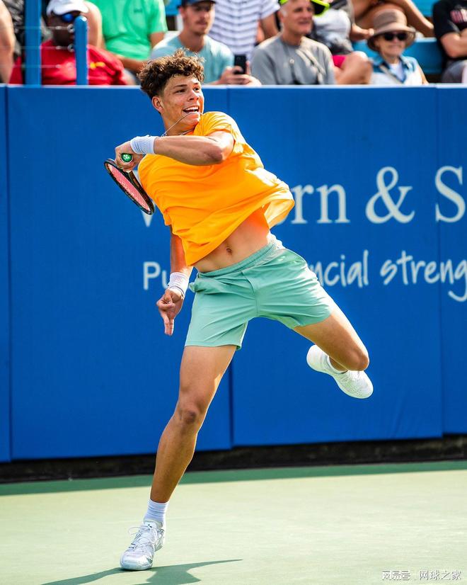 在多个社交 在多个社交