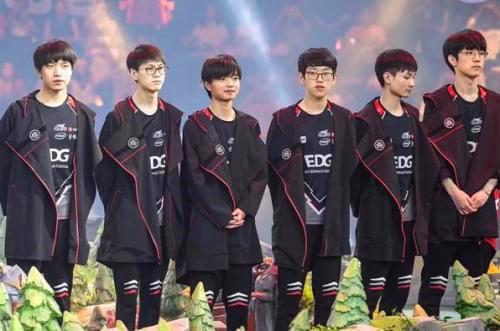 何宇鵬坚信 何宇鵬坚信